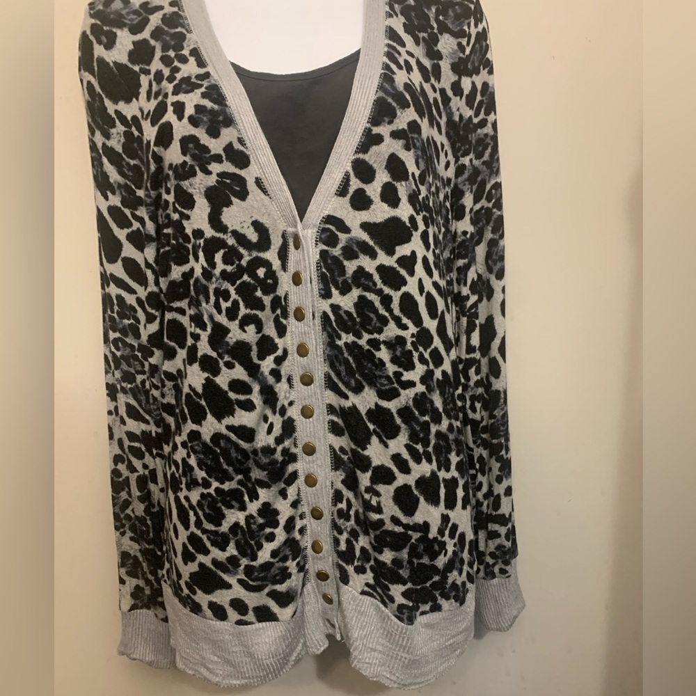 NWOT Zenana Black and Gray Animal Print Lightweight Cardigan Sz Large - Picture 4 of 13